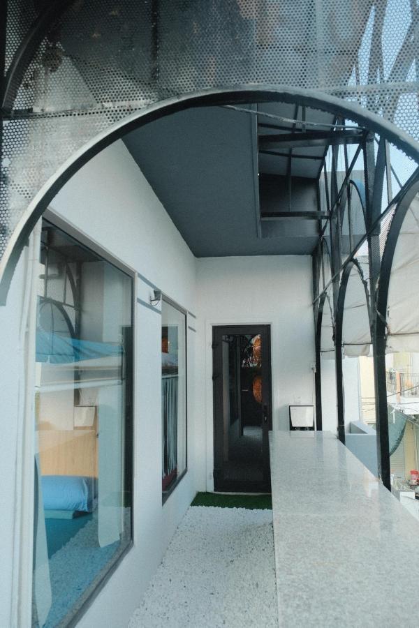 Hostel Mio. & Bar