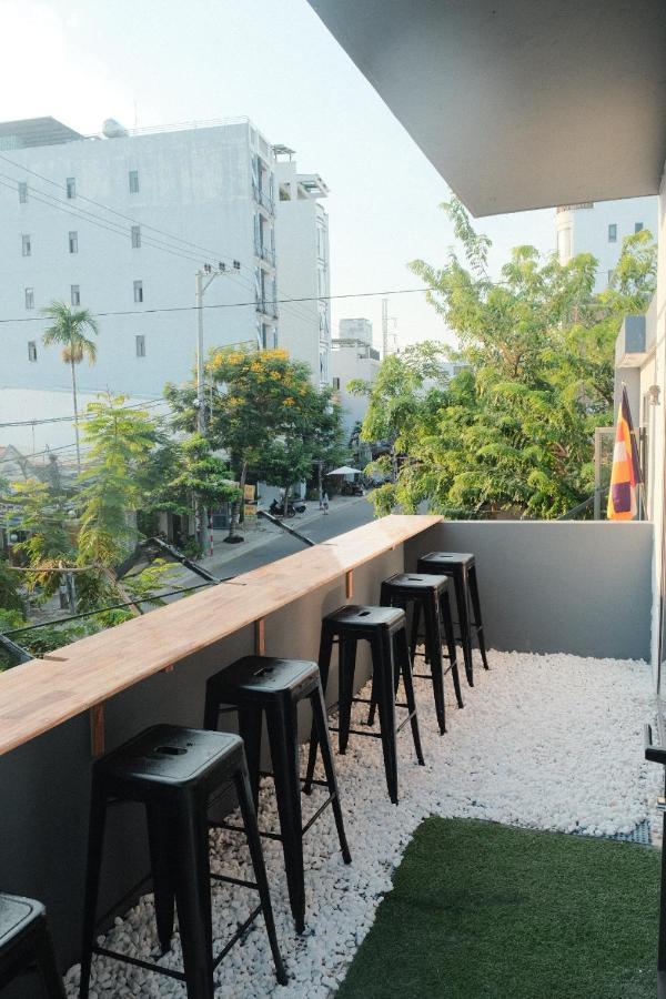 Mio. & Bar *